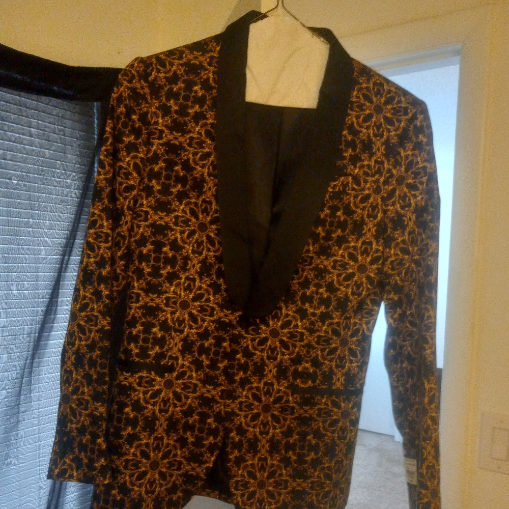 Black and yellow suit,  new with tag